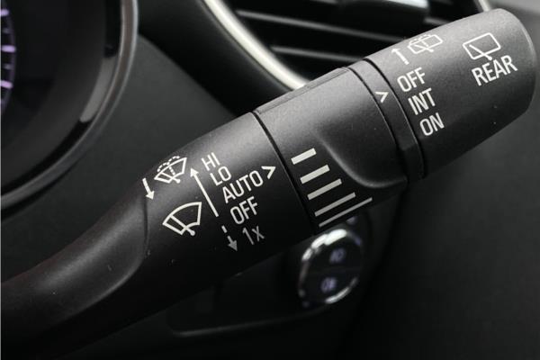 2021 Vauxhall Crossland 1.2 Turbo Ultimate Nav SUV 5dr Petrol Auto Euro 6 (s/s) (130 ps) - Cloth/Alcantara, photo 28