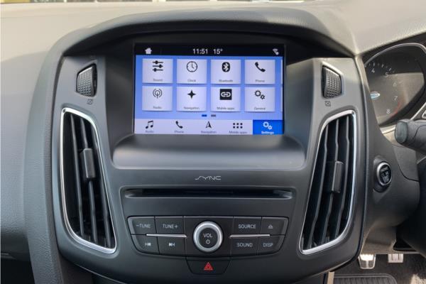 2018 Ford Focus 1.0T EcoBoost ST-Line Hatchback 5dr Petrol (s/s) (140 ps)-sequence-24
