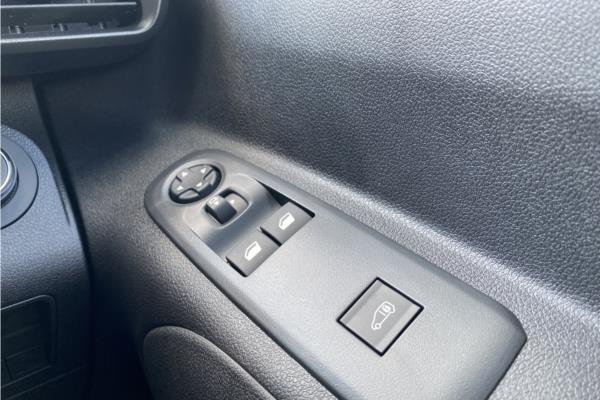 2021 Vauxhall Combo 1.5 Turbo D 2300 Dynamic Panel Van 4dr Diesel Manual L2 H1 EU6 (100 ps) - Mistral Grey, photo 23