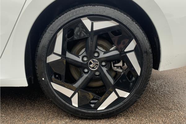 2023 Vauxhall Astra - Black Alcantara, photo 20