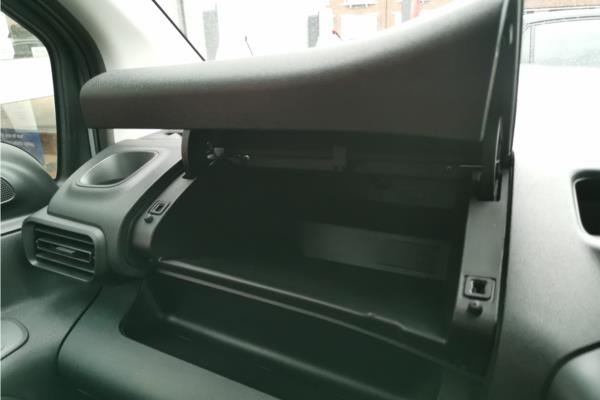 2021 Vauxhall Combo Life 1.2 Turbo Elite MPV 5dr Petrol Auto Euro 6 (s/s) (130 ps) - Cloth, photo 26