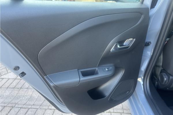 2025 Vauxhall Corsa-e 50kWh Yes Hatchback 5dr Electric Auto (136 ps) - Red Banda Fabr, photo 48