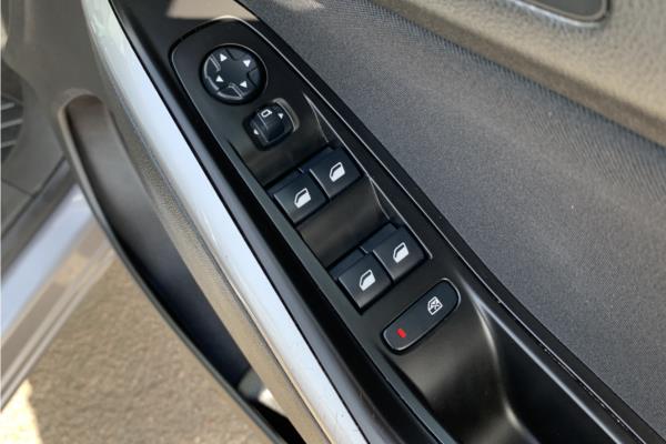 2019 Vauxhall Grandland X 1.2 Turbo SE SUV 5dr Petrol Auto 8Spd Euro 6 (s/s) (130 ps) - Cloth, photo 22