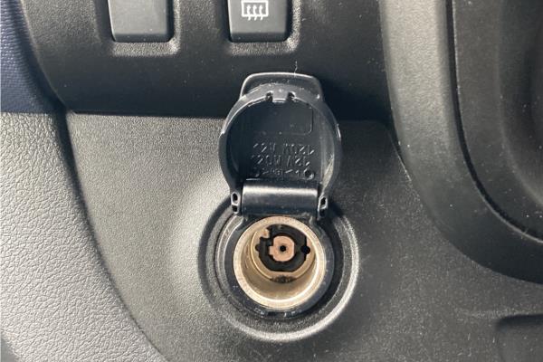 2018 VAUXHALL VIVARO - Cloth, photo 26