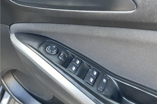 2018 Vauxhall Grandland X 1.2 Turbo SE SUV 5dr Petrol Auto Euro 6 (s/s) (130 ps) - Cloth, photo 26