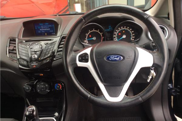 2016 Ford Fiesta 1.25 Zetec Black Edition Hatchback 3dr Petrol Manual (122 g/km, 81 bhp)-sequence-10