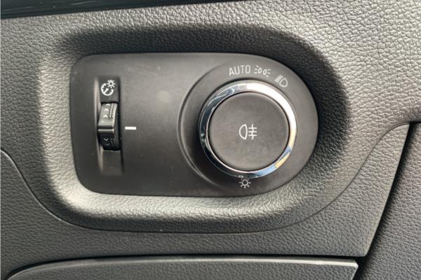 2019 Vauxhall Astra 1.4i Turbo Ultimate Hatchback 5dr Petrol Auto Euro 6 (s/s) (150 ps) - Leather, photo 21