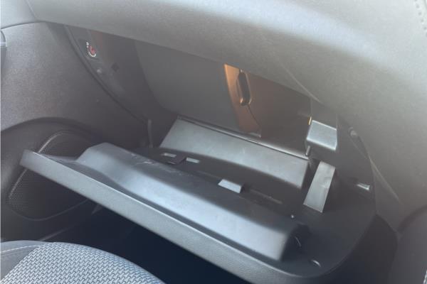 2020 Vauxhall Grandland X 1.2 Turbo GPF SE SUV 5dr Petrol Manual Euro 6 (s/s) (130 ps) - Cloth, photo 26