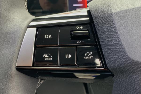 2024 Vauxhall Astra Electric 54kWh Design Hatchback 5dr Electric Auto (156 ps) - Jet Blck Modene, photo 18