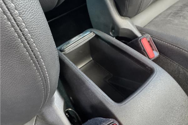 2021 Vauxhall Crossland 1.2 Turbo Ultimate Nav SUV 5dr Petrol Manual Euro 6 (s/s) (130 ps) - Cloth/Alcantara, photo 31