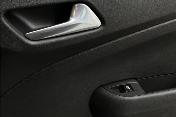 2021 Vauxhall Crossland 1.2 Turbo Ultimate Nav SUV 5dr Petrol Auto Euro 6 (s/s) (130 ps) - Cloth/Alcantara, photo 38