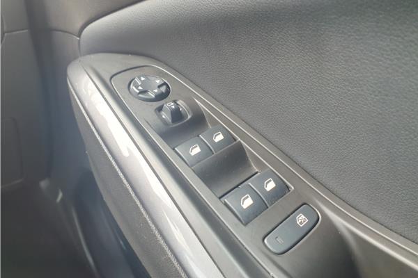 2019 Vauxhall Grandland X 1.2 Turbo GPF Sport Nav SUV 5dr Petrol Auto Euro 6 (s/s) (130 ps) - Cloth, photo 22