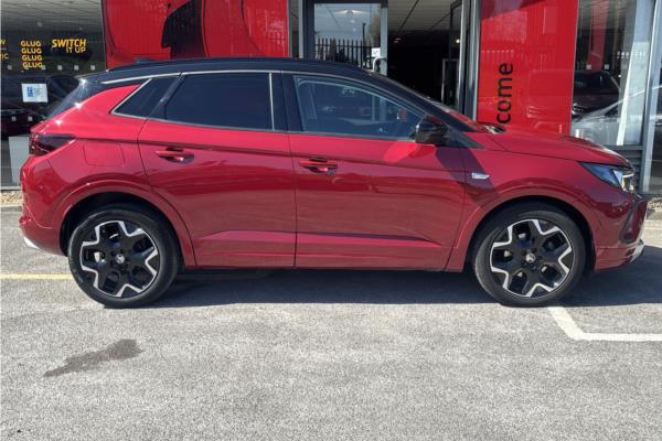 2022 Vauxhall Grandland 1.2 Turbo Ultimate SUV 5dr Petrol Auto Euro 6 (s/s) (130 ps) - Black Alcantara, photo 9