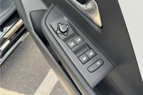 Vauxhall Astra* 5Dr 54kWh 11kWCh Ultimate AU - Jet Blk+alcantr, photo 21