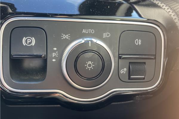Non Franchise 2019 MERCEDES-BENZ A 200 D AMG LINE PREMIUM - Leather, photo 20