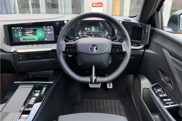 2024 VAUXHALL ASTRA - Jet Black Greta, photo 11