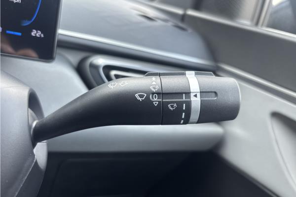 BYD Dolphin* Surf 5Dr 65kW Boost 43kWh Auto - Black+grey Vegn, photo 27