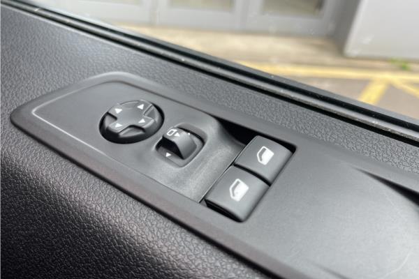 2022 Vauxhall Vivaro 2.0 Turbo D 3100 Elite Crew Van 5dr Diesel Manual Euro 6 (s/s) (145 ps) - Cloth, photo 22