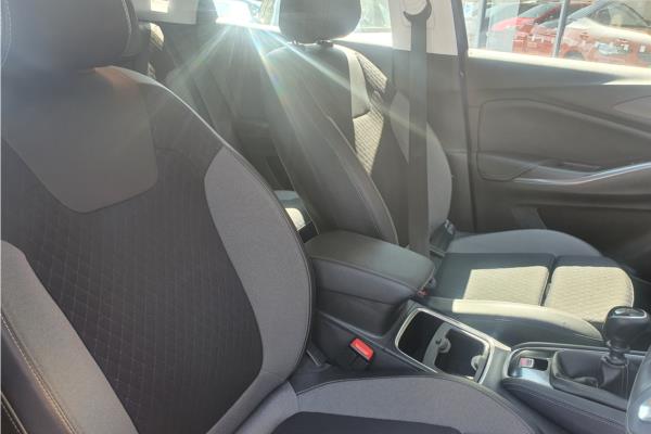 2019 Vauxhall Grandland X 1.2 Turbo Sport Nav SUV 5dr Petrol Manual Euro 6 (s/s) (130 ps) - Berson Black, photo 34
