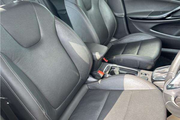 2017 Vauxhall Astra 1.4i Turbo Elite Nav Sports Tourer 5dr Petrol Auto Euro 6 (s/s) (150 ps) - Cloth, photo 33