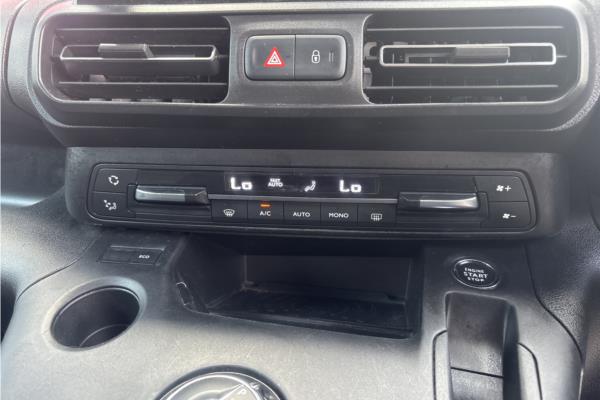 2020 Vauxhall Combo Life 1.5 Turbo D Elite XL MPV 5dr Diesel Auto Euro 6 (s/s) (130 ps) - Cloth, photo 16