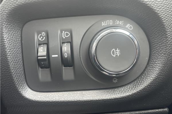 2021 Vauxhall Corsa 1.2 Turbo SE Premium Hatchback 5dr Petrol Auto Euro 6 (s/s) (100 ps) - Cloth, photo 20