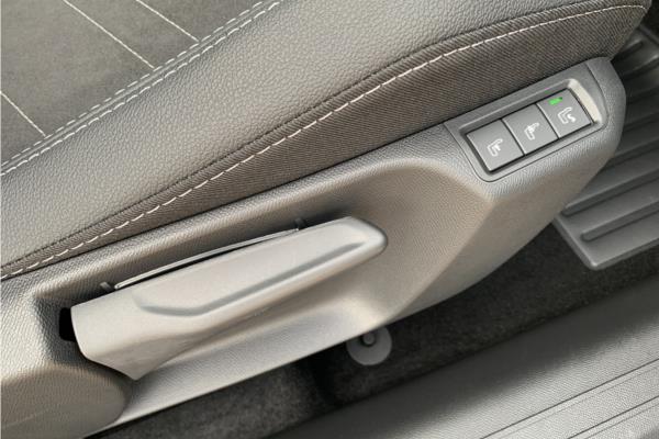 2025 Vauxhall Corsa 1.2 MHEV Ultimate Hatchback 5dr Petrol Hybrid e-DCT Euro 6 (s/s) (100 ps) - Alcantara Seat, photo 28