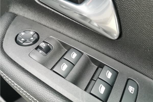 2021 Vauxhall Mokka 1.2 Turbo SRi Premium SUV 5dr Petrol Manual Euro 6 (s/s) (100 ps) - Cloth/Leather, photo 22