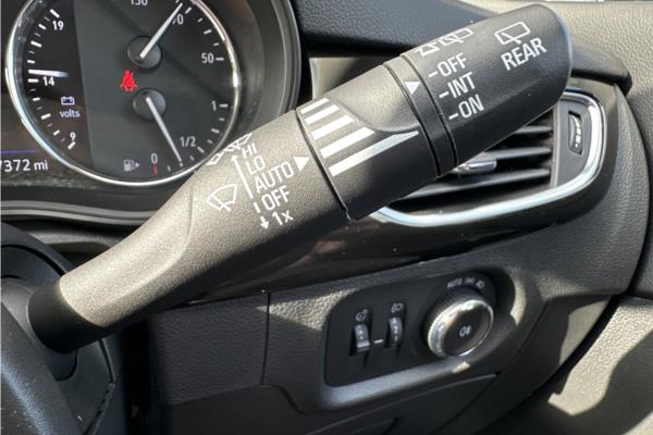 2021 Vauxhall Astra 1.2 Turbo Elite Nav Premium Hatchback 5dr Petrol Manual Euro 6 (s/s) (145 ps) - Leather, photo 28