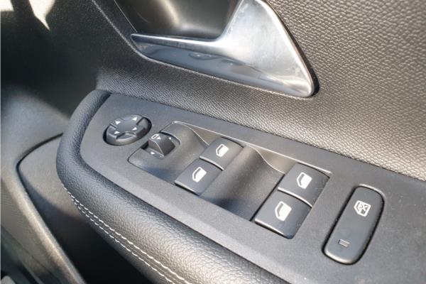 2024 Vauxhall Mokka-e 50kWh Ultimate SUV 5dr Electric Auto (136 ps) - Black Alcantara, photo 22
