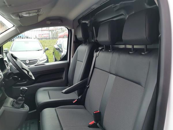 2020 VAUXHALL VIVARO - Curtiba Tritone, photo 12