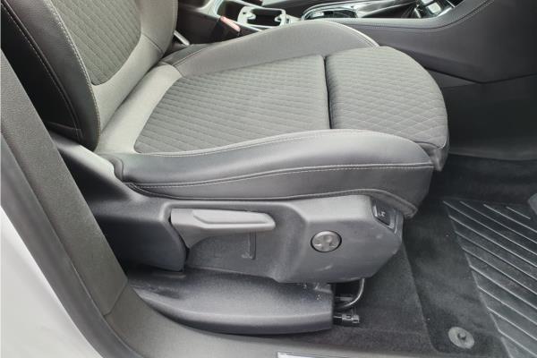 2020 Vauxhall Grandland X 1.2 Turbo SRi Nav SUV 5dr Petrol Auto Euro 6 (s/s) (130 ps) - Cloth, photo 29