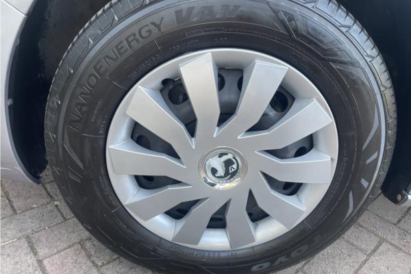 2020 Vauxhall Vivaro 2.0 Turbo D 3100 Sportive Crew Van 5dr Diesel Manual L2 H1 Euro 6 (s/s) (120 ps) - Cloth, photo 18