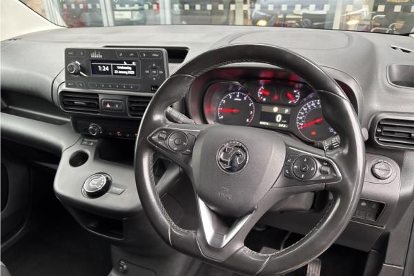 2021 Vauxhall Combo 1.5 Turbo D 2300 Edition Panel Van 4dr Diesel Auto L2 H1 Euro 6 (s/s) (130 ps) - Cloth, photo 10