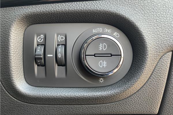 2019 Vauxhall Astra 1.4i Turbo GPF Elite Nav Hatchback 5dr Petrol Auto Euro 6 (s/s) (150 ps) - Leather, photo 21