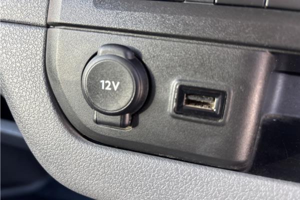 2021 Vauxhall Vivaro Electric 3100 75kWh Dynamic Panel Van 5dr Electric Auto L2 H1 (136 ps) - Cloth, photo 38