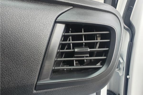 2022 Vauxhall Vivaro - Curtiba Tritone, photo 39