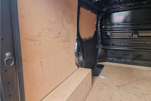2018 VAUXHALL VIVARO - Cloth, photo 23