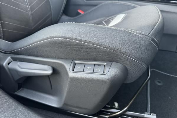 2024 Vauxhall Mokka 1.2 MHEV Ultimate SUV 5dr Petrol Hybrid e-DCT Euro 6 (s/s) (136 ps) - Black Alcantara, photo 29