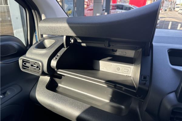 2020 Vauxhall Combo Life 1.2 Turbo Energy MPV 5dr Petrol Auto Euro 6 (s/s) (130 ps) - Cloth, photo 26