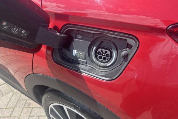 2020 Vauxhall Grandland X 1.6 13.2kWh Ultimate Nav SUV 5dr Petrol Plug-in Hybrid Auto 4WD Euro 6 (s/s) Hybrid4 (300 ps) - Leather, photo 35