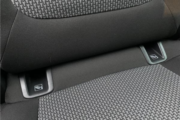 2019 Vauxhall Grandland X 1.2 Turbo GPF SE SUV 5dr Petrol Manual Euro 6 (s/s) (130 ps) - Cloth, photo 33