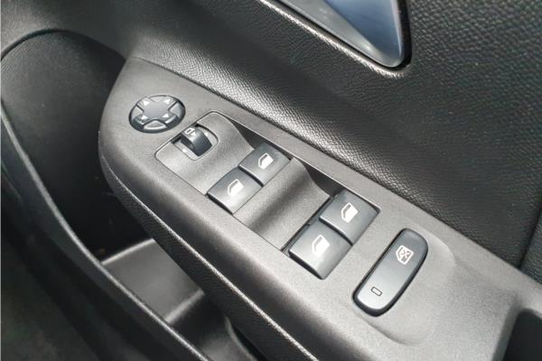2020 Vauxhall Corsa 1.2 Turbo Elite Nav Hatchback 5dr Petrol Auto Euro 6 (s/s) (100 ps) - Cloth, photo 22