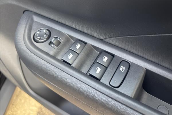 Vauxhall Frontera 1.2 Hybrid 110ps Design E-dct6 - Grey Cloth Seat, photo 21