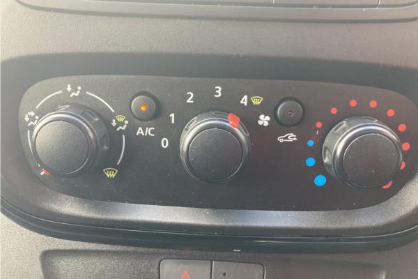 2018 VAUXHALL VIVARO - Cloth, photo 16